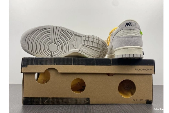 Lot DJ0950-109 O-W Nike Low Dunk 39 0824